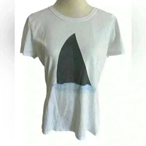 White Women’s Short Sleeve Tee Shirt Size XL Fruit of the Loom Shark Fin Water